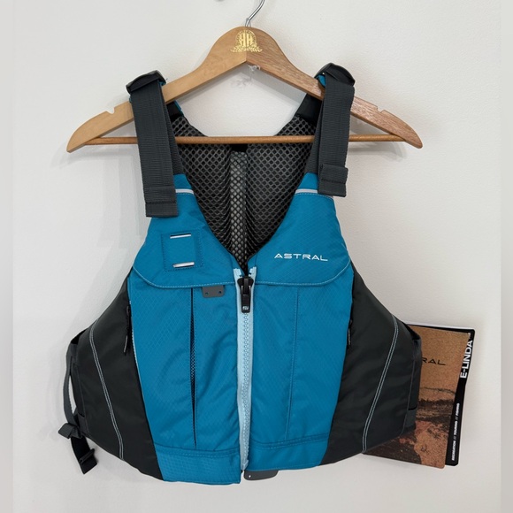 Astral, E-Linda Women’s PFD, Versatile Life Jacket Kayaking Water Blue - Picture 1 of 9